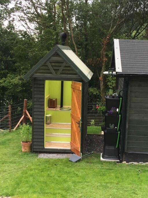 Foxgloves And Fairytales Hut With Hot Tub Farm stay Llanwrda