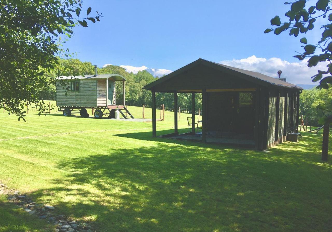 Foxgloves And Fairytales Hut With Hot Tub * Llanwrda